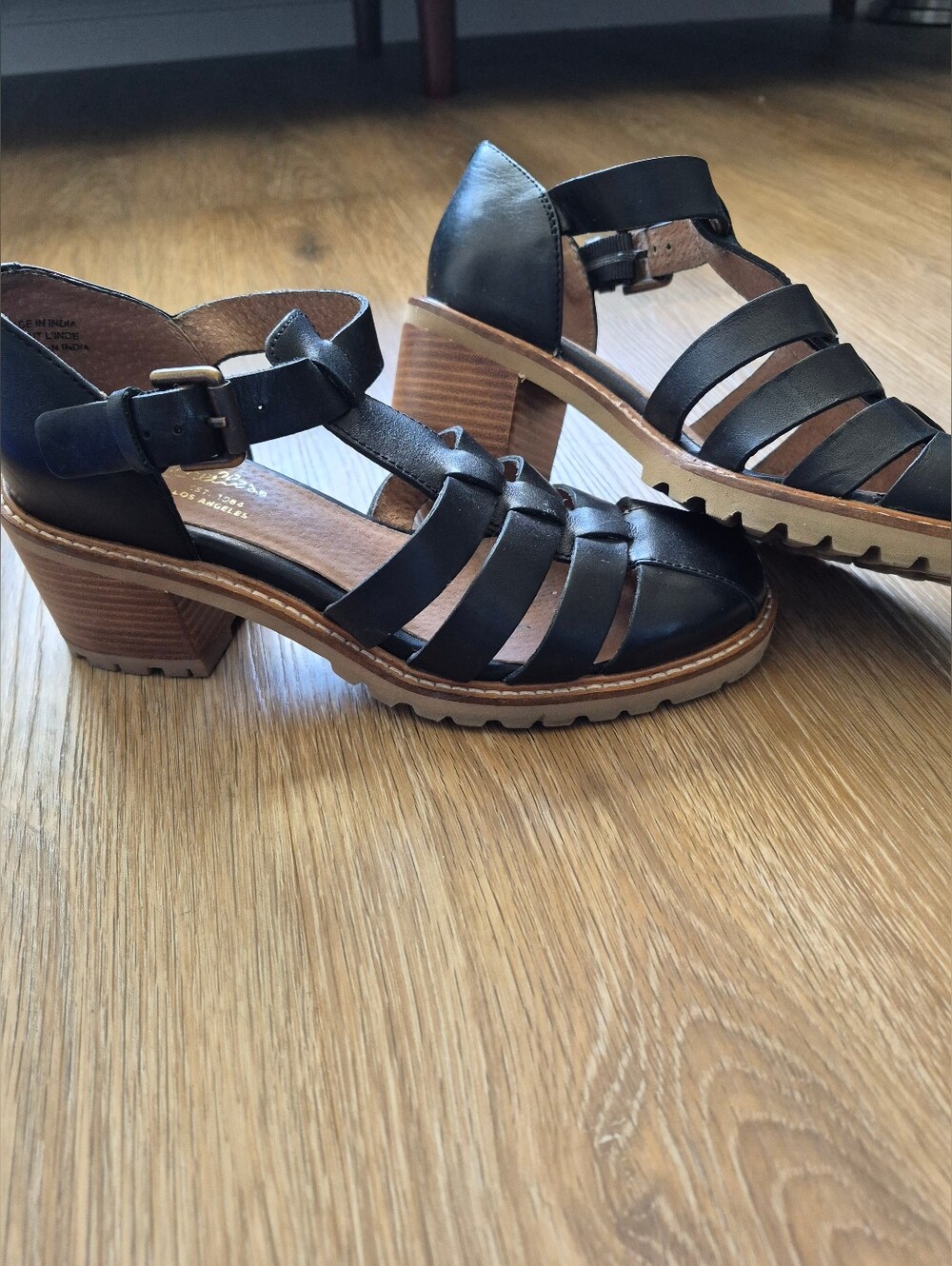 Seychelles Black Leather Strappy Caged Block Heel Sandal Shoe Women's Size 7.5 - Picture 3 of 12